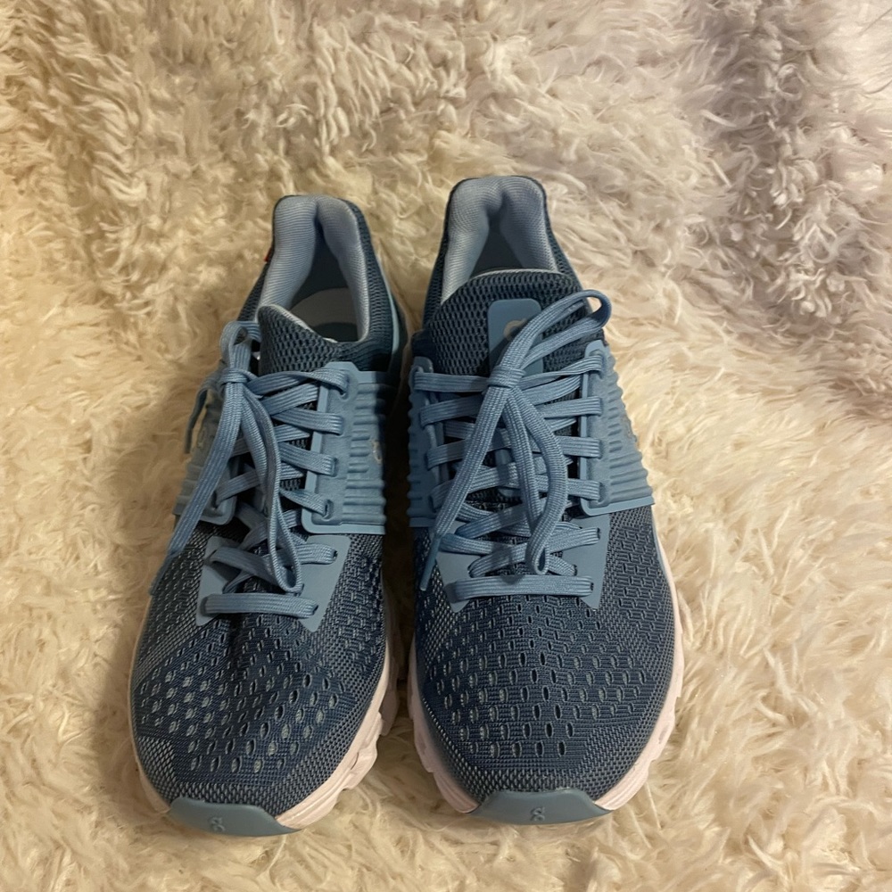 On Cloudswift Running Shoe - image 1